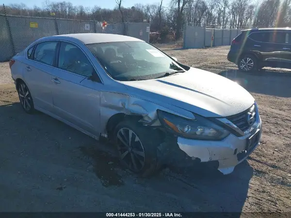 1N4AL3AP9HC124759 2017 NISSAN ALTIMA - Image 1