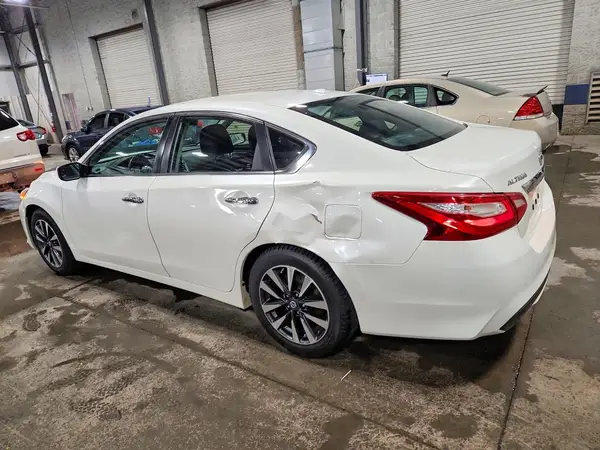 1N4AL3AP9HC126074 2017 NISSAN ALTIMA - Image 2