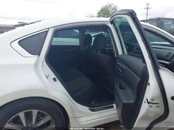1N4AL3AP9HC126964 2017 NISSAN ALTIMA - Image 8