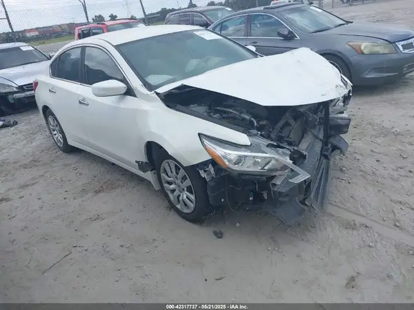 1N4AL3AP9HC133459 2017 NISSAN ALTIMA - Image 1