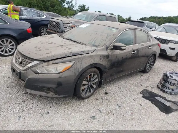 1N4AL3AP9HC137401 2017 NISSAN ALTIMA - Image 2