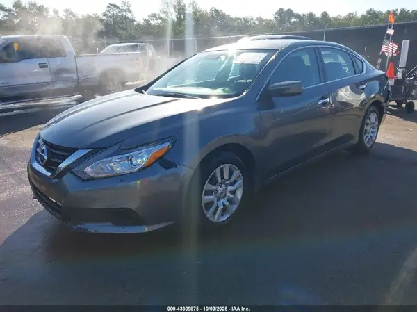 1N4AL3AP9HC141013 2017 NISSAN ALTIMA - Image 2