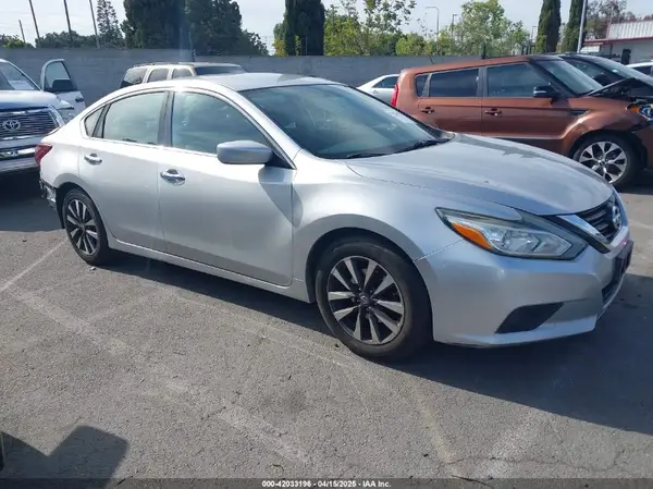 1N4AL3AP9HC141657 2017 NISSAN ALTIMA - Image 1
