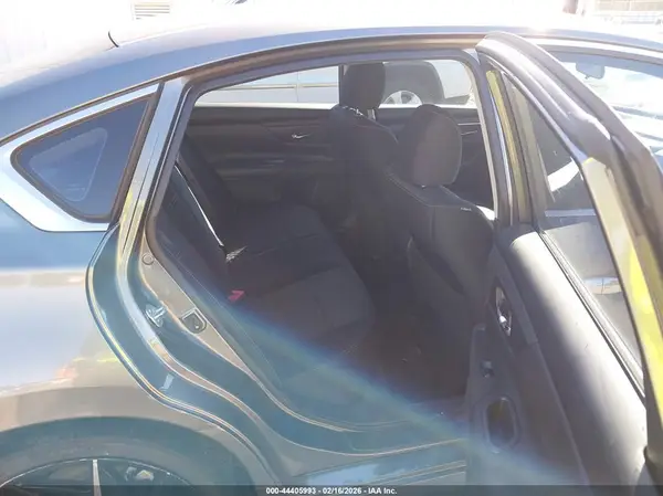 1N4AL3AP9HC147104 2017 NISSAN ALTIMA - Image 8