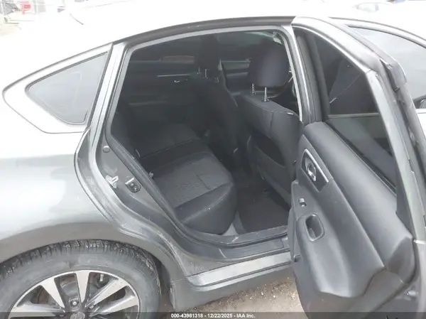 1N4AL3AP9HC148141 2017 NISSAN ALTIMA - Image 8