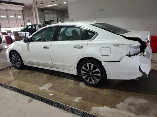1N4AL3AP9HC150570 2017 NISSAN ALTIMA - Image 2