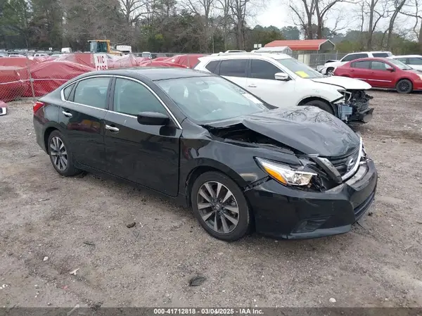 1N4AL3AP9HC151072 2017 NISSAN ALTIMA - Image 1