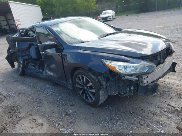 1N4AL3AP9HC152738 2017 NISSAN ALTIMA - Image 1