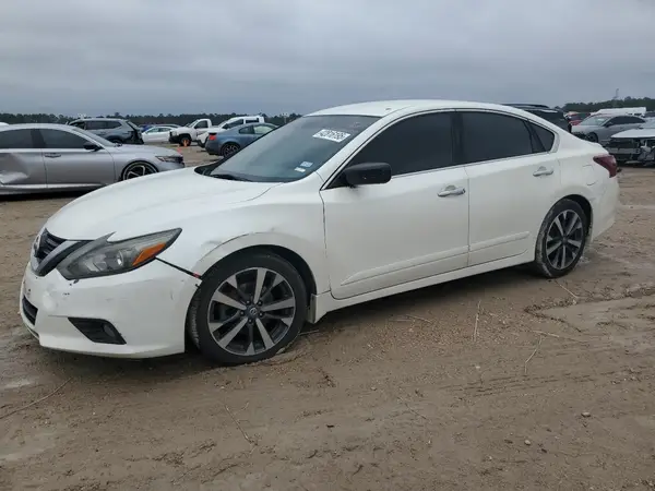 1N4AL3AP9HC155137 2017 NISSAN ALTIMA - Image 1