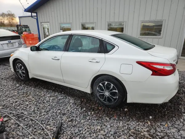 1N4AL3AP9HC161553 2017 NISSAN ALTIMA - Image 2