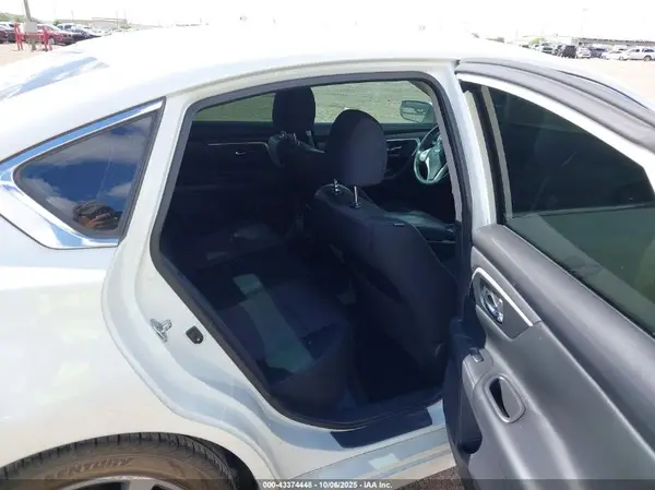 1N4AL3AP9HC165554 2017 NISSAN ALTIMA - Image 8