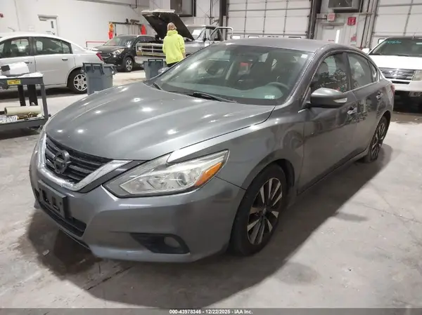 1N4AL3AP9HC166090 2017 NISSAN ALTIMA - Image 2