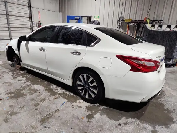1N4AL3AP9HC175131 2017 NISSAN ALTIMA - Image 2