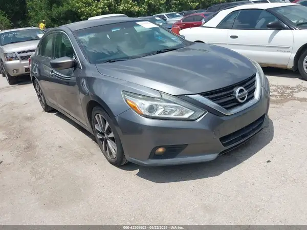 1N4AL3AP9HC176781 2017 NISSAN ALTIMA - Image 1
