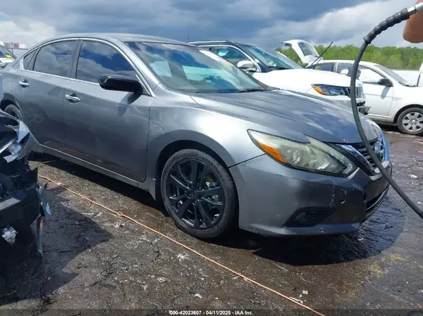 1N4AL3AP9HC180622 2017 NISSAN ALTIMA - Image 1