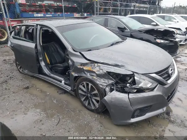 1N4AL3AP9HC200738 2017 NISSAN ALTIMA - Image 1