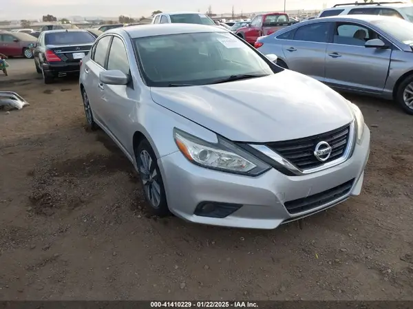 1N4AL3AP9HC200805 2017 NISSAN ALTIMA - Image 1