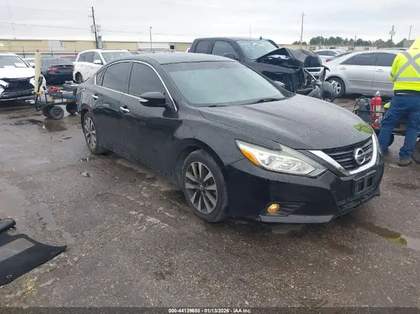 1N4AL3AP9HC201498 2017 NISSAN ALTIMA - Image 1