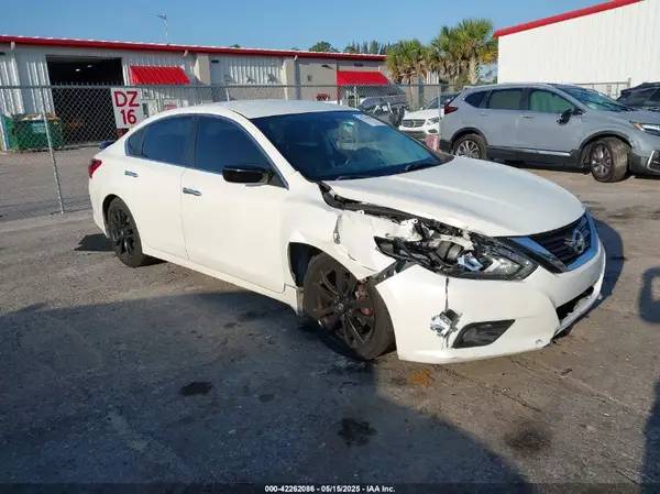 1N4AL3AP9HC204255 2017 NISSAN ALTIMA - Image 1
