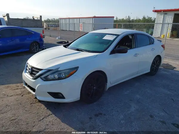 1N4AL3AP9HC204255 2017 NISSAN ALTIMA - Image 2