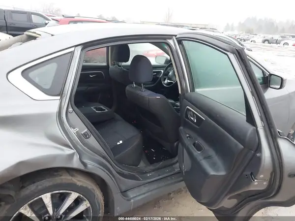 1N4AL3AP9HC208760 2017 NISSAN ALTIMA - Image 8