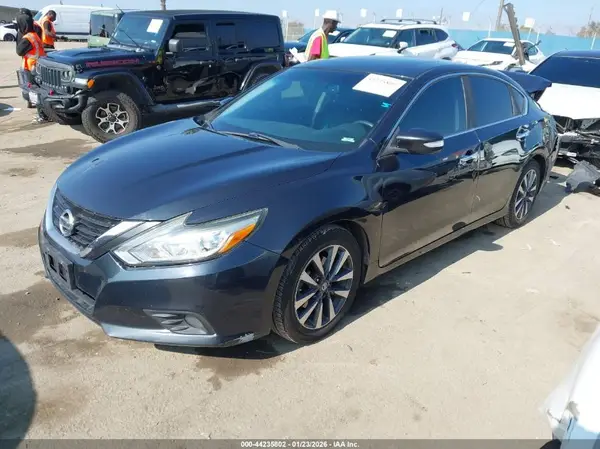 1N4AL3AP9HC210668 2017 NISSAN ALTIMA - Image 2