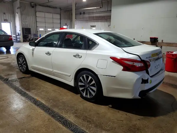 1N4AL3AP9HC235120 2017 NISSAN ALTIMA - Image 2