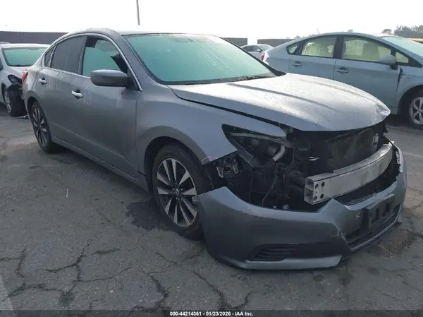 1N4AL3AP9HC245517 2017 NISSAN ALTIMA - Image 1