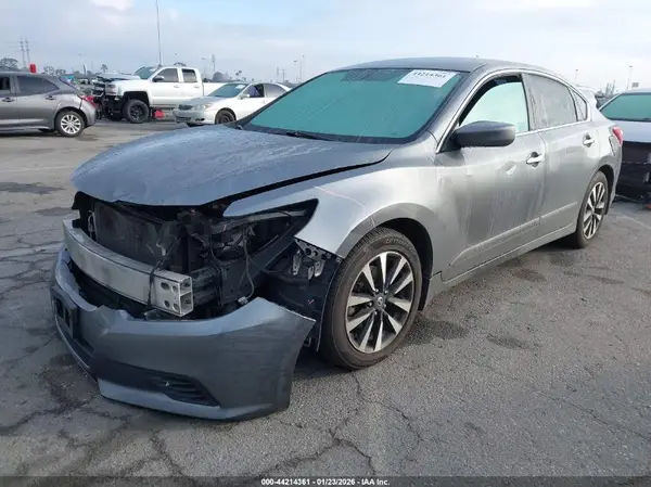1N4AL3AP9HC245517 2017 NISSAN ALTIMA - Image 2