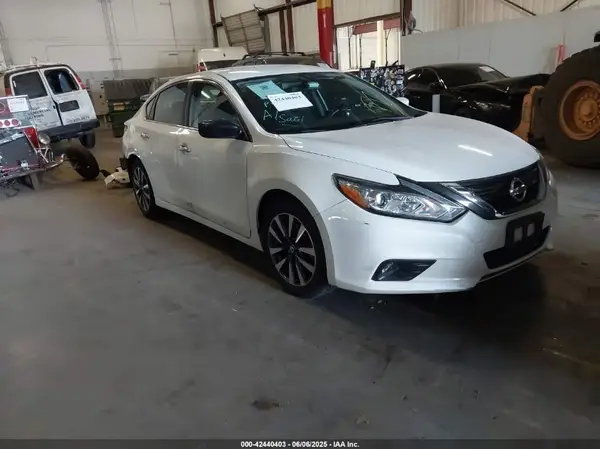 1N4AL3AP9HC257988 2017 NISSAN ALTIMA - Image 1