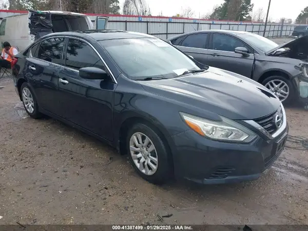 1N4AL3AP9HC261586 2017 NISSAN ALTIMA - Image 1