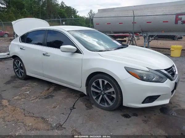 1N4AL3AP9HC279165 2017 NISSAN ALTIMA - Image 1