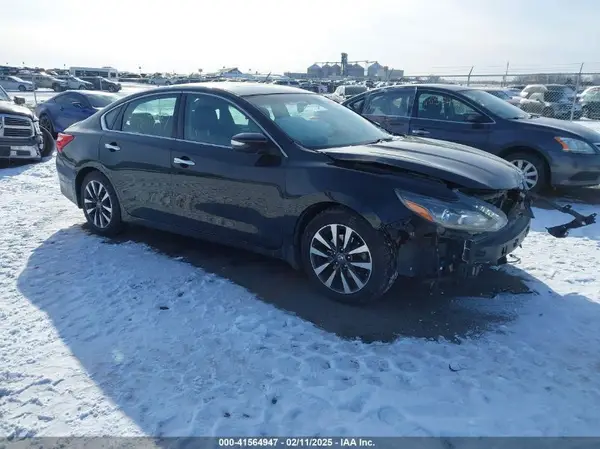 1N4AL3AP9HC470004 2017 NISSAN ALTIMA - Image 1