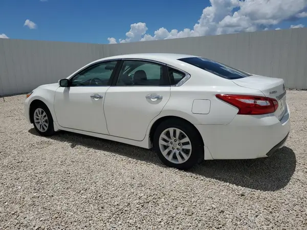 1N4AL3AP9HC475137 2017 NISSAN ALTIMA - Image 2