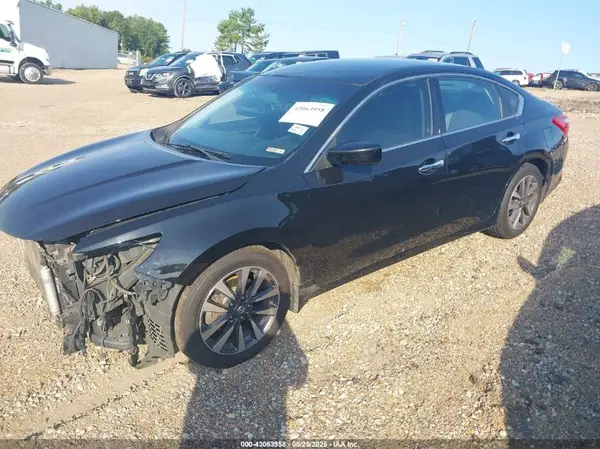 1N4AL3AP9HC475820 2017 NISSAN ALTIMA - Image 2