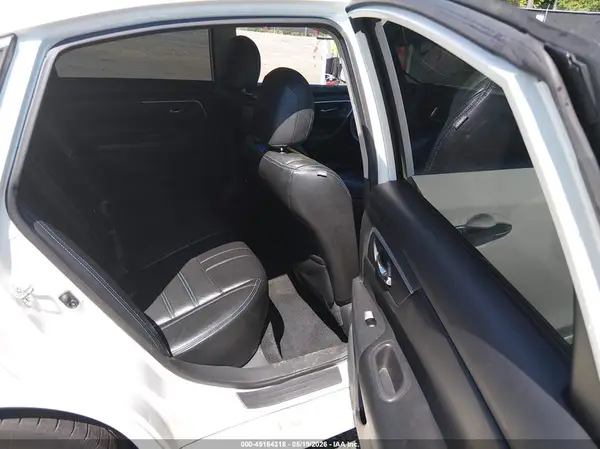 1N4AL3AP9HC487577 2017 NISSAN ALTIMA - Image 8
