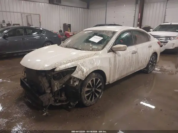 1N4AL3AP9HC490771 2017 NISSAN ALTIMA - Image 2