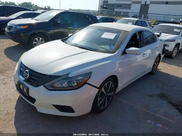 1N4AL3AP9HN308670 2017 NISSAN ALTIMA - Image 2