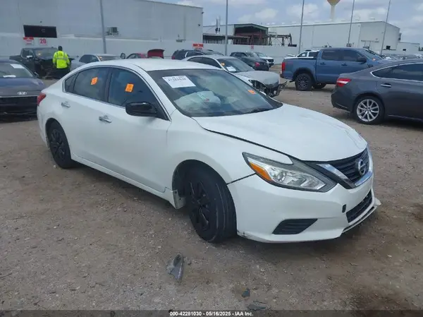 1N4AL3AP9HN310757 2017 NISSAN ALTIMA - Image 1