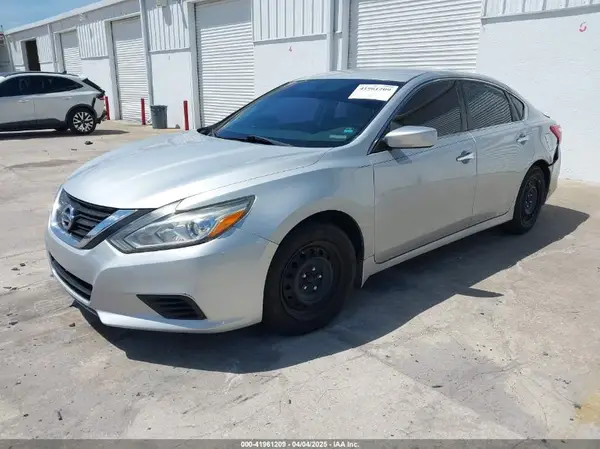 1N4AL3AP9HN318342 2017 NISSAN ALTIMA - Image 2