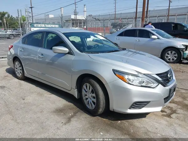 1N4AL3AP9HN325033 2017 NISSAN ALTIMA - Image 1