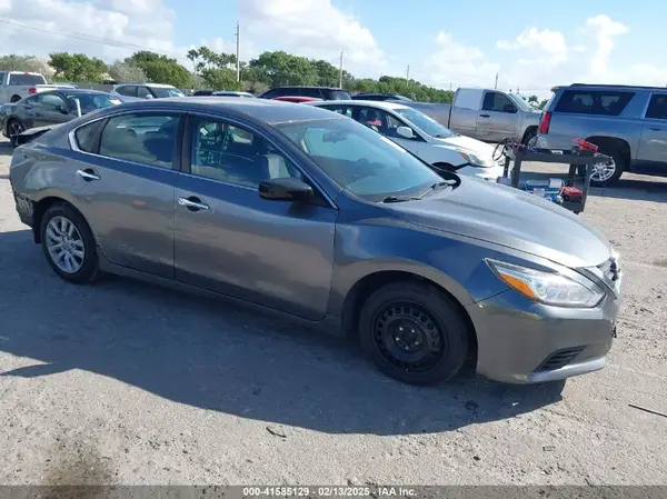 1N4AL3AP9HN352765 2017 NISSAN ALTIMA - Image 1