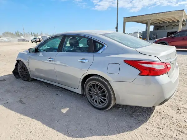 1N4AL3AP9HN365404 2017 NISSAN ALTIMA - Image 2