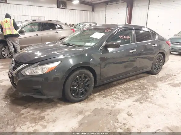 1N4AL3AP9HN366083 2017 NISSAN ALTIMA - Image 2