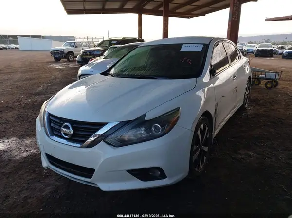 1N4AL3AP9JC101164 2018 NISSAN ALTIMA - Image 2