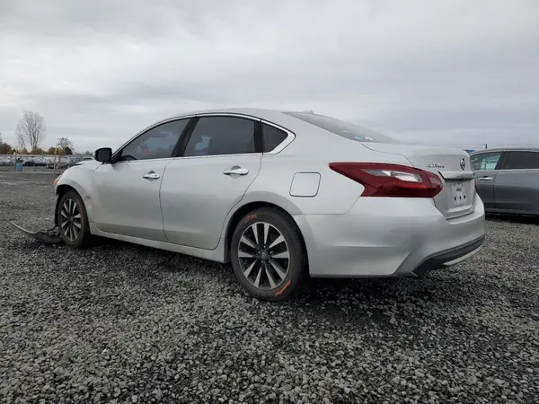 1N4AL3AP9JC104128 2018 NISSAN ALTIMA - Image 2