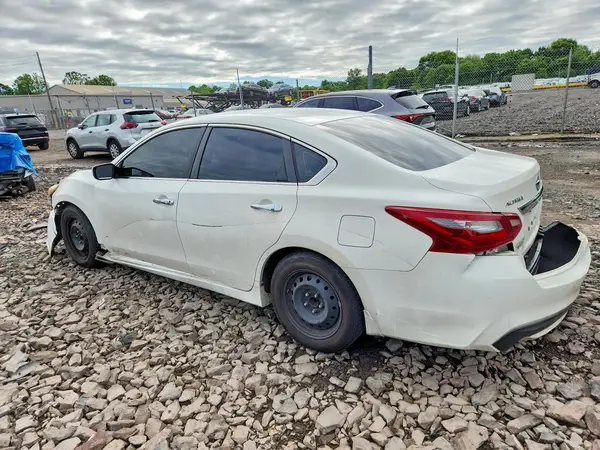 1N4AL3AP9JC105876 2018 NISSAN ALTIMA - Image 2