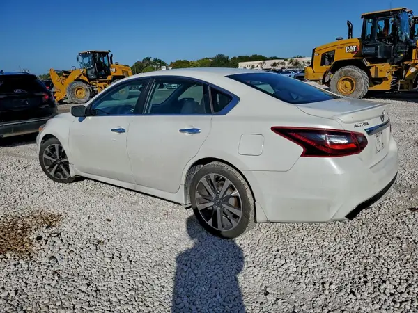 1N4AL3AP9JC109832 2018 NISSAN ALTIMA - Image 2