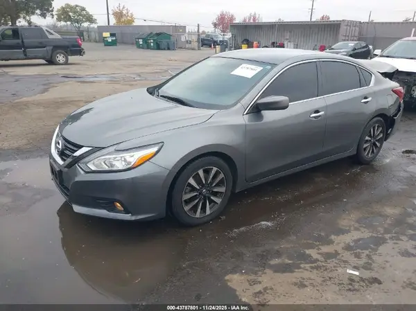1N4AL3AP9JC111211 2018 NISSAN ALTIMA - Image 2