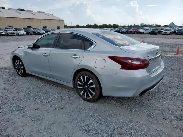 1N4AL3AP9JC122726 2018 NISSAN ALTIMA - Image 2